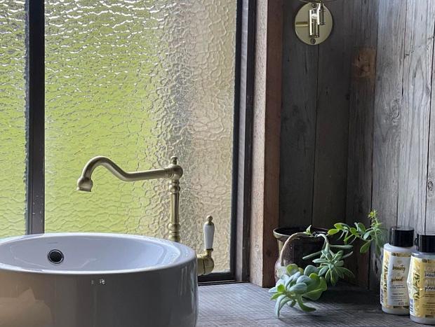 Photo 15 for Woodstock Dreamers Glamping bus/outdoor bath Milton