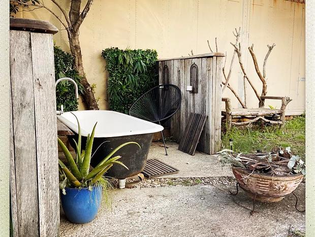 Photo 8 for Woodstock Dreamers Glamping bus/outdoor bath Milton