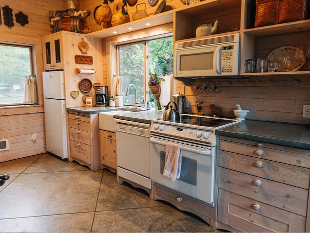 Photo 4 for Charming Vashon Getaway