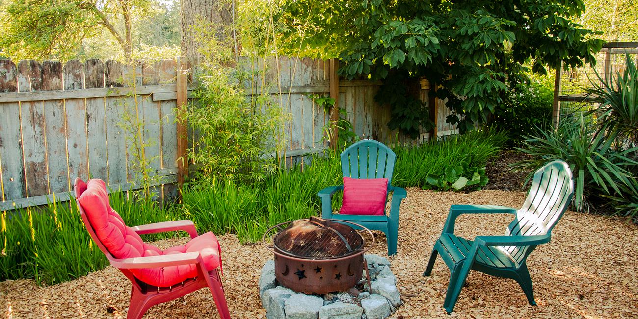 MiKo’s Guest House with hot tub, woodburning stove, outdoor ambiance