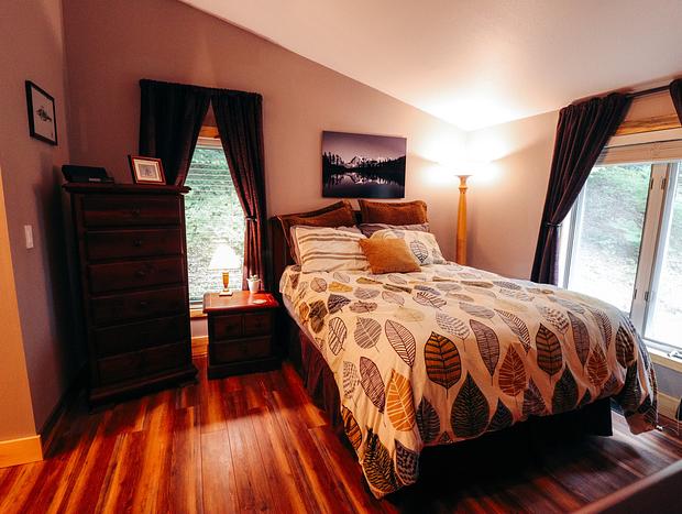 Photo 6 for Adventurous, Cozy Moments in Rainier Cabin