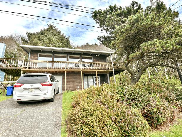 Photo 4 for Ocean Creek Haus - Ocean Views & Babbling Creek