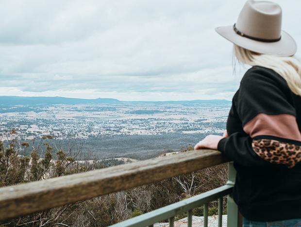 Photo 2 for Mount MacKenzie Lookout
