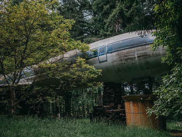 Photo 5 for Airplane Home in the Forest