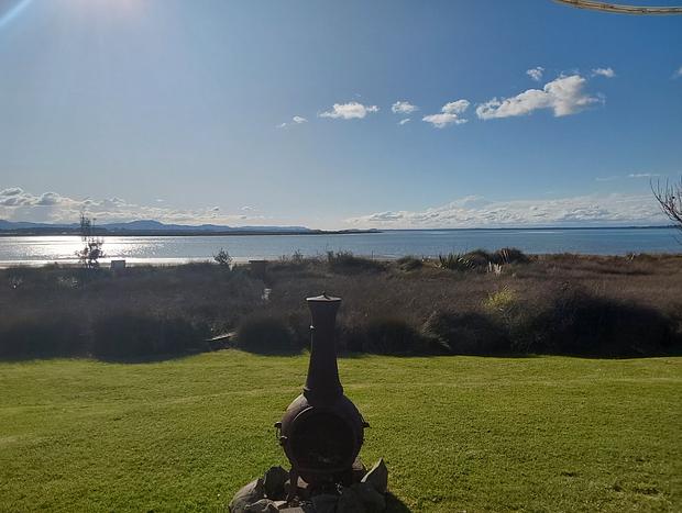 Photo 25 for Pahoia Beachstay - The Shell Hut