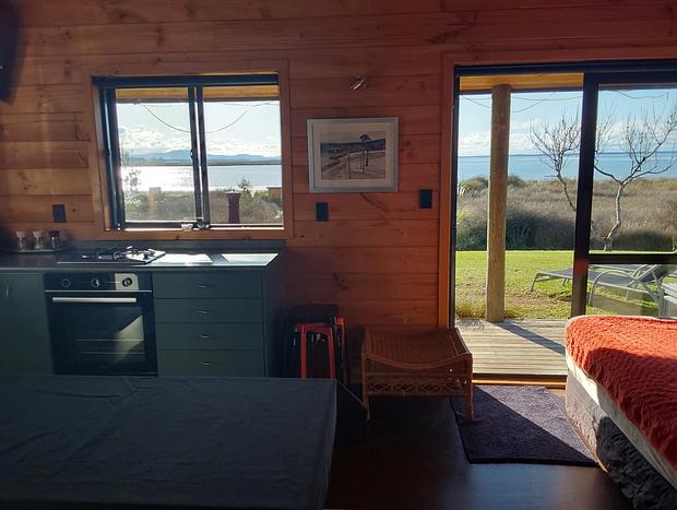 Photo 11 for Pahoia Beachstay - The Shell Hut