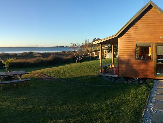 Photo 7 for Pahoia Beachstay - The Shell Hut