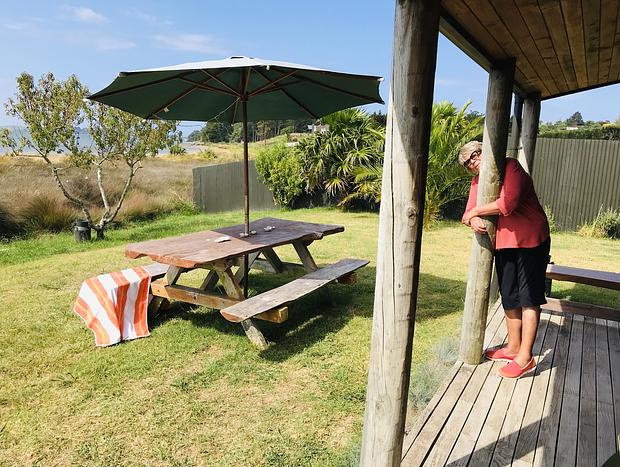Photo 27 for Pahoia Beachfront Cabins