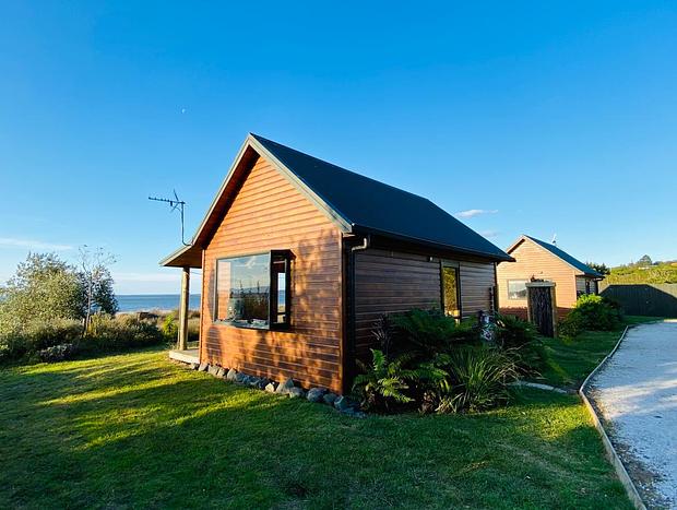 Photo 5 for Pahoia Beachfront Cabins