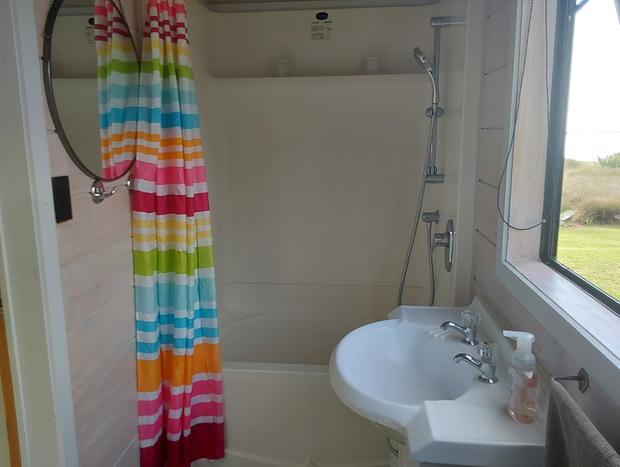 Photo 23 for Pahoia Beachfront Cabins