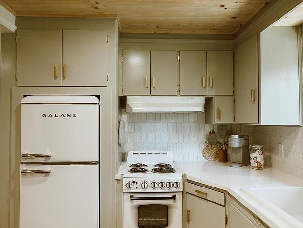 Photo 5 for Tall Firs Tiny Home - Walkable to Ridgeline Trail