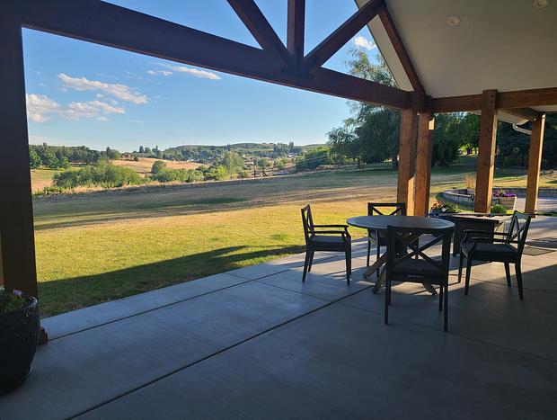 Photo 8 for Vineyard View House