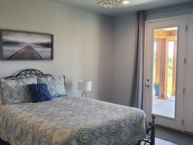 Photo 7 for Vineyard View House