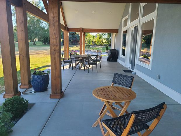 Photo 10 for Vineyard View House