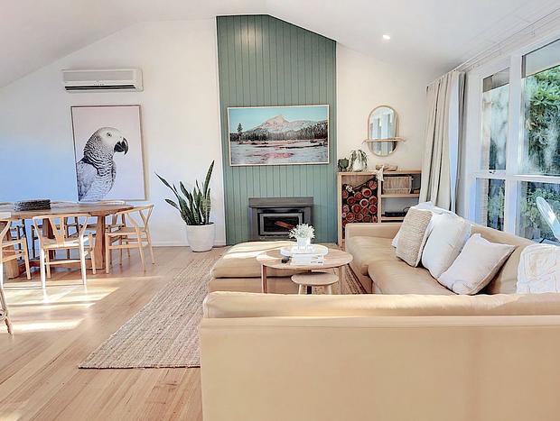 Photo 2 for Red Hill Lane - 5 Bedroom - Vineyard & Rural Valley Views