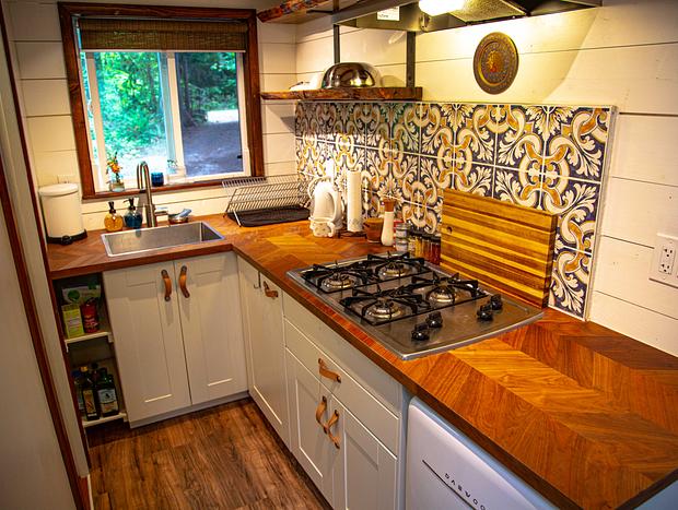 Photo 21 for Trout Creek Tiny Home - Cedar Hot Tub & Sauna