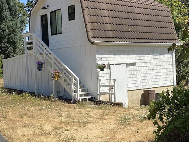 Photo 6 for Vineyard Barn at Aeolus Vineyard