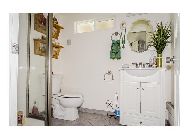 Photo 10 for Beautiful Farmhouse - Parklike Setting