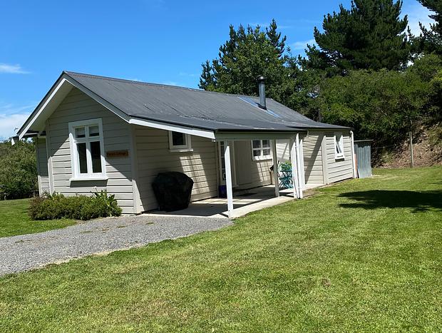 Photo 6 for Paratu Farm Cottage In A Quiet Rural Setting
