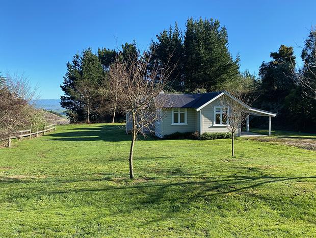 Photo 20 for Paratu Farm Cottage In A Quiet Rural Setting
