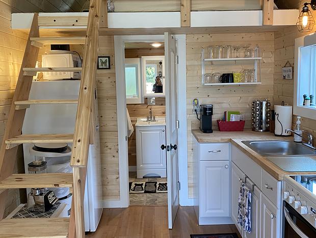 Photo 18 for Tiny House The Cat Perch
