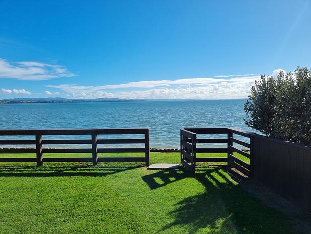 Photo 15 for Red Rock Cottage, beachfront luxury