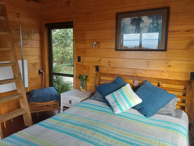 Photo 5 for Pahoia Beachstay - The Crab Hut