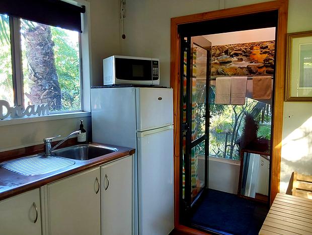 Photo 7 for Pahoia Beachstay - The Ducks Nest