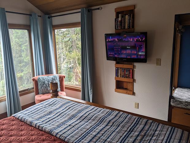Photo 25 for Pet-friendly Govy Mountain Chalet