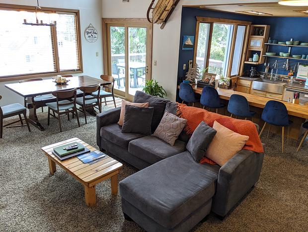 Photo 5 for Pet-friendly Govy Mountain Chalet