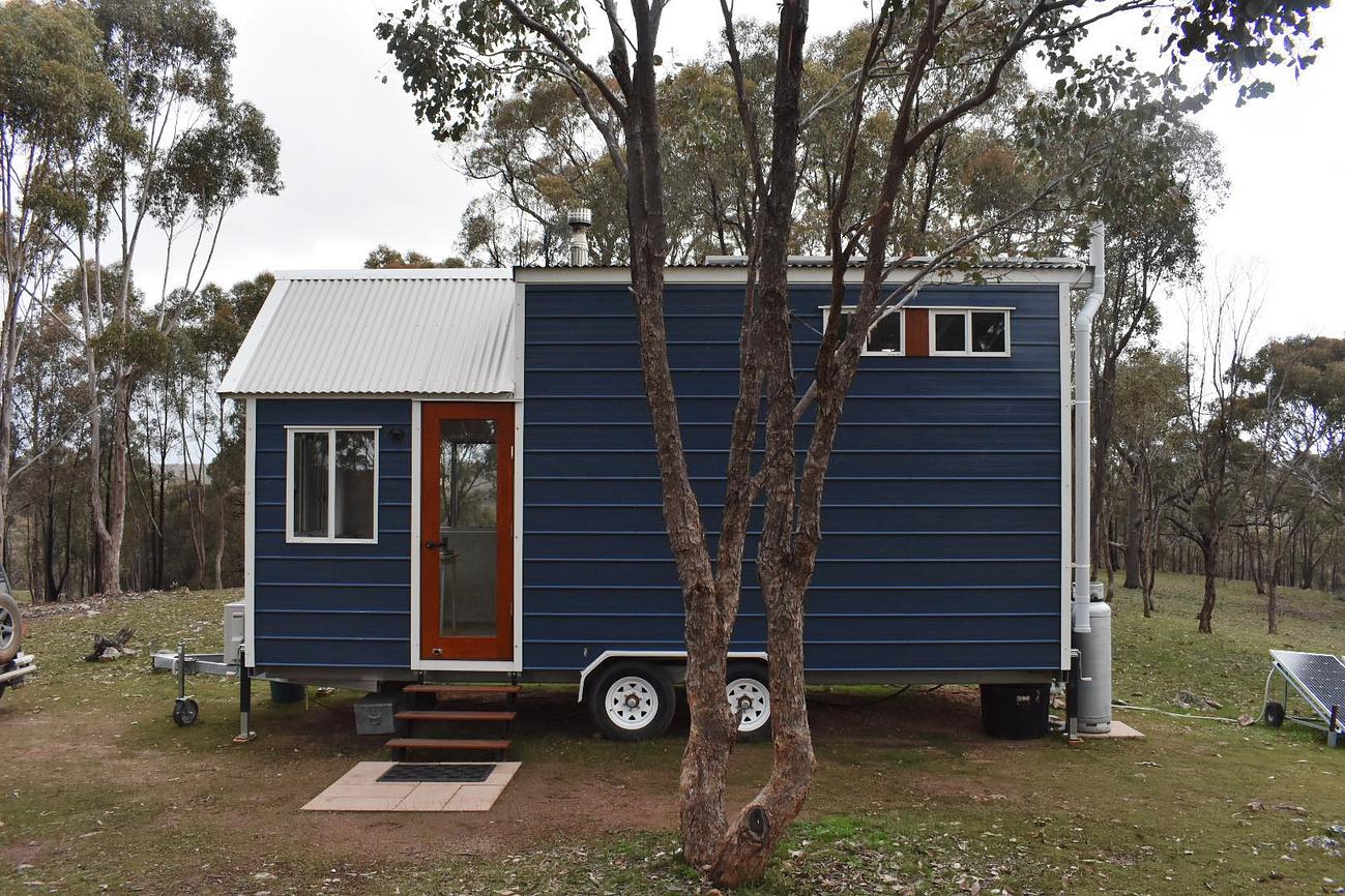 Bushland Tiny Home with Outdoor Hot Tub & Hamper - Tiny house for Rent ...