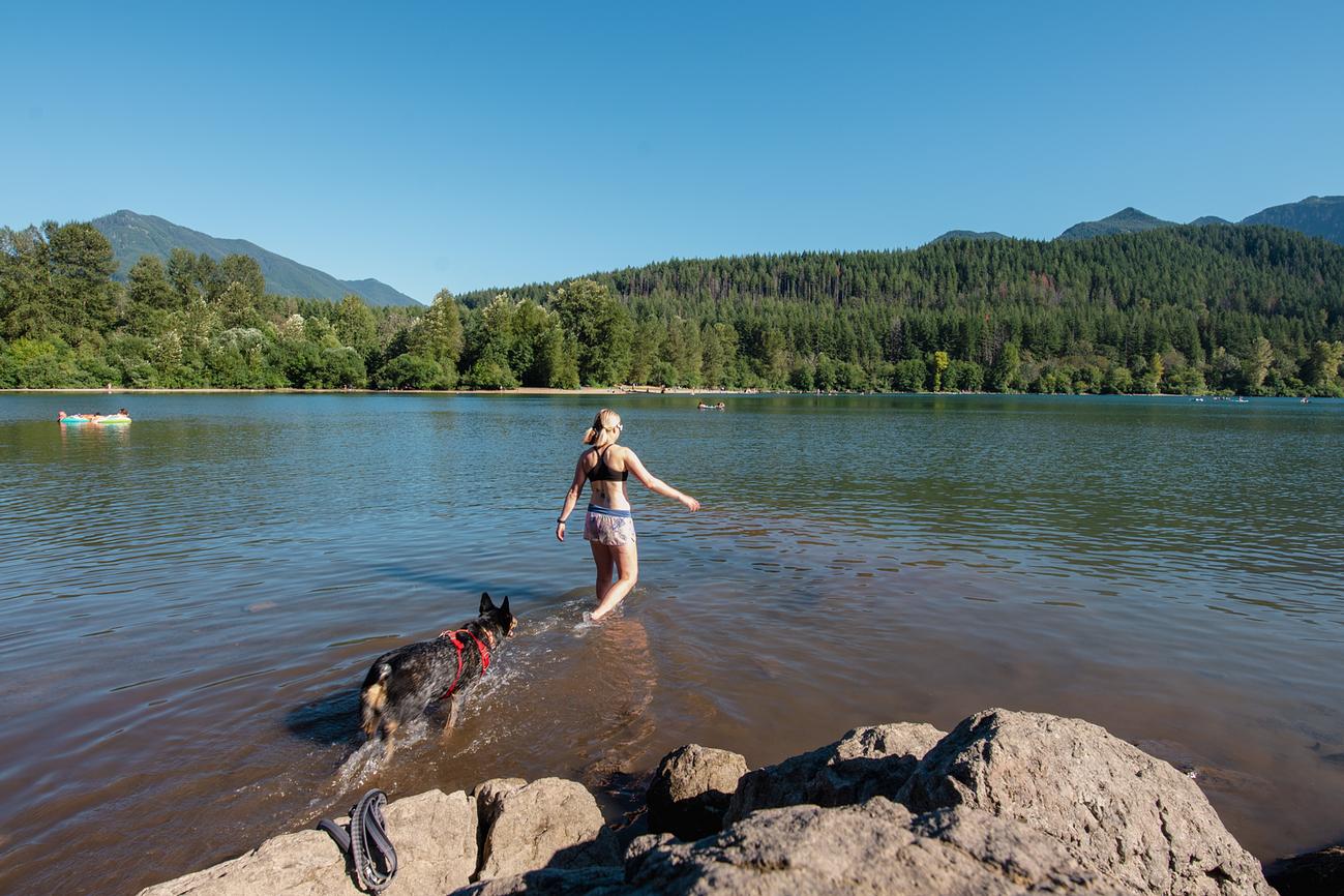 Swimming at Rattlesnake Lake Riparide