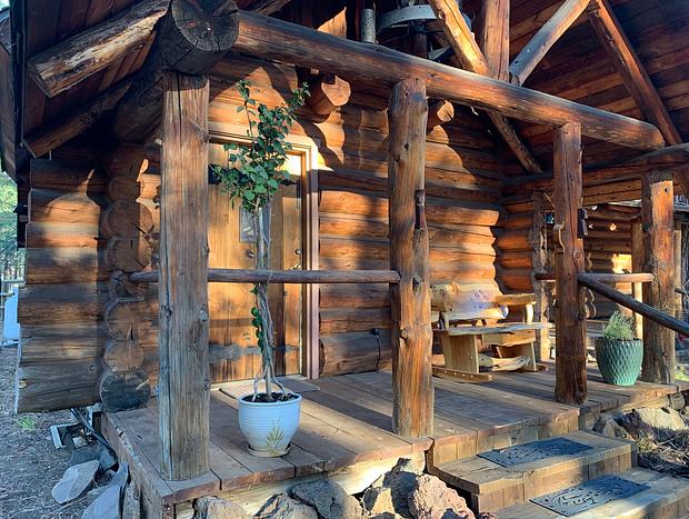 Photo 18 for Beautiful Log Home Outside of Sisters