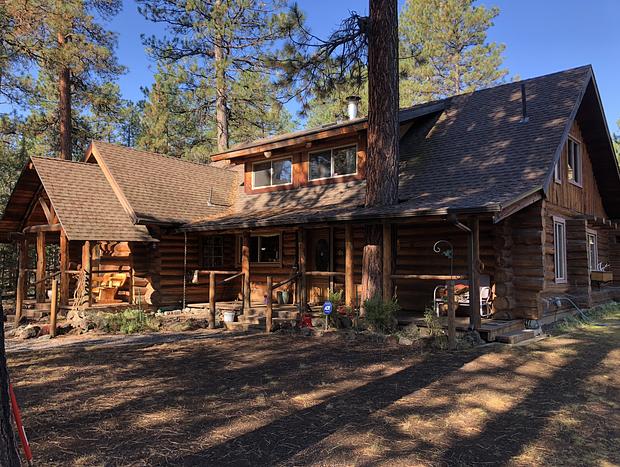 Photo 4 for Beautiful Log Home Outside of Sisters