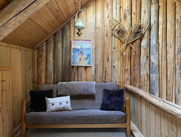 Photo 29 for Beautiful Log Home Outside of Sisters