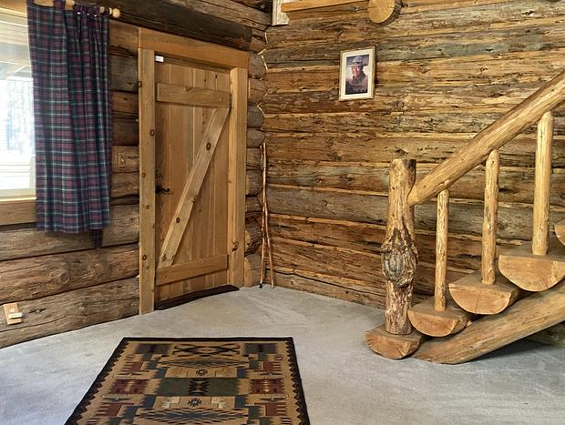 Photo 26 for Beautiful Log Home Outside of Sisters