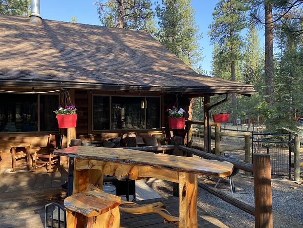 Photo 21 for Beautiful Log Home Outside of Sisters