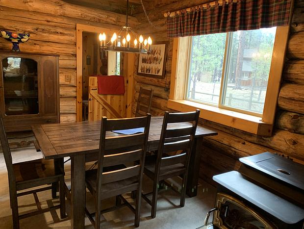 Photo 38 for Beautiful Log Home Outside of Sisters