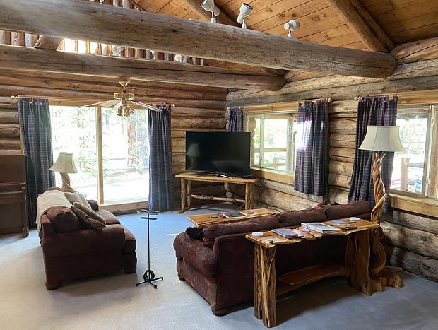 Photo 28 for Beautiful Log Home Outside of Sisters