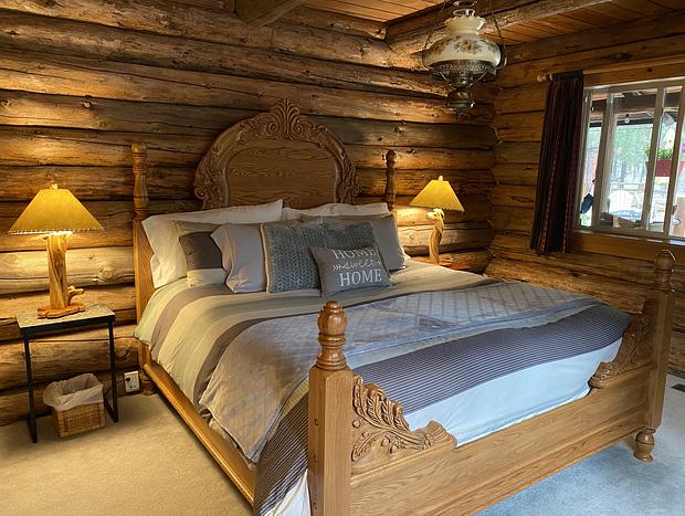 Photo 12 for Beautiful Log Home Outside of Sisters