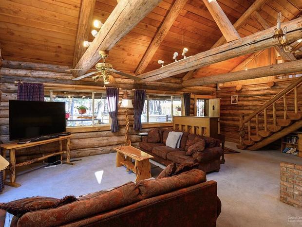 Photo 31 for Beautiful Log Home Outside of Sisters