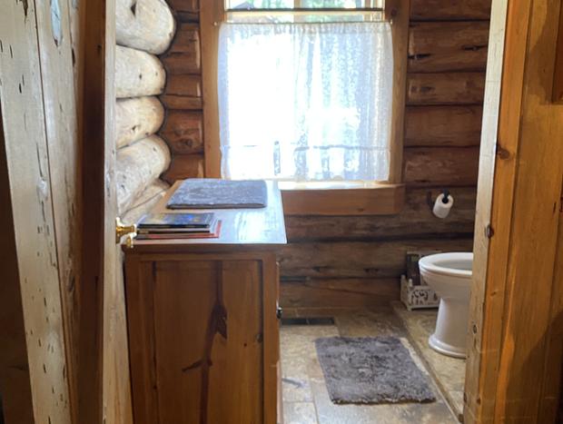 Photo 54 for Beautiful Log Home Outside of Sisters