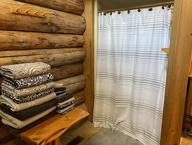 Photo 52 for Beautiful Log Home Outside of Sisters