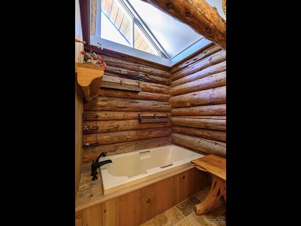Photo 51 for Beautiful Log Home Outside of Sisters