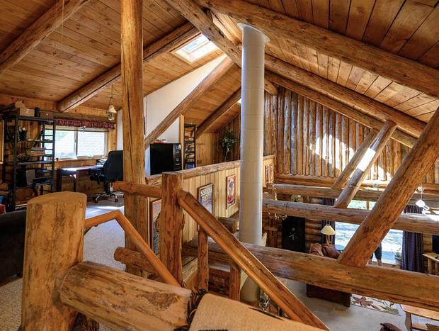 Photo 32 for Beautiful Log Home Outside of Sisters