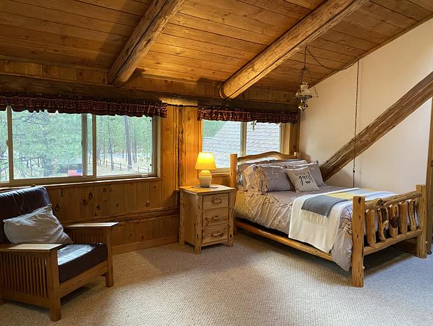 Photo 42 for Beautiful Log Home Outside of Sisters