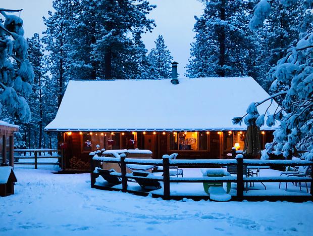 Photo 5 for Beautiful Log Home Outside of Sisters