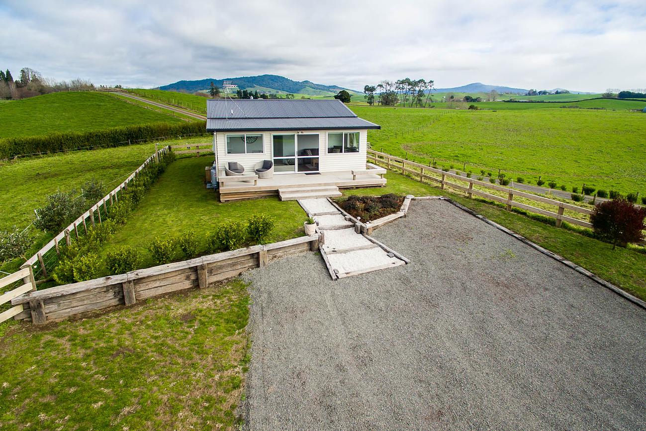 Peria Hills Cottage Stunning Views Cottage for Rent in Matamata