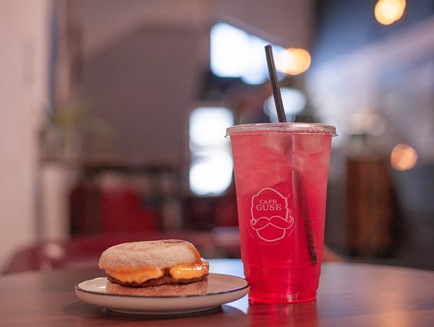 Photo 2 for Refueling at Cafe Guse