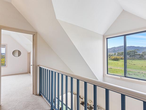 Photo 12 for Morningside Farm House With Mountain Views